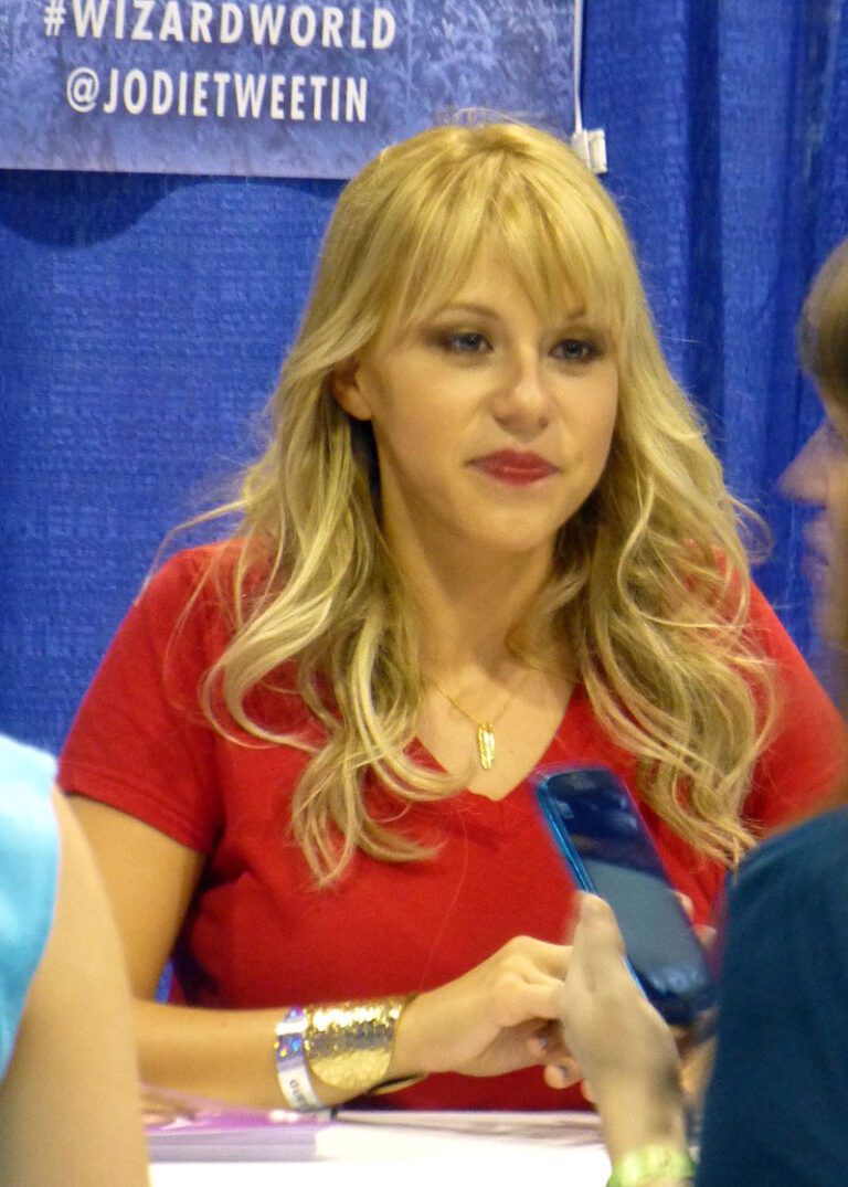 Jodie Sweetin Body Measurements
